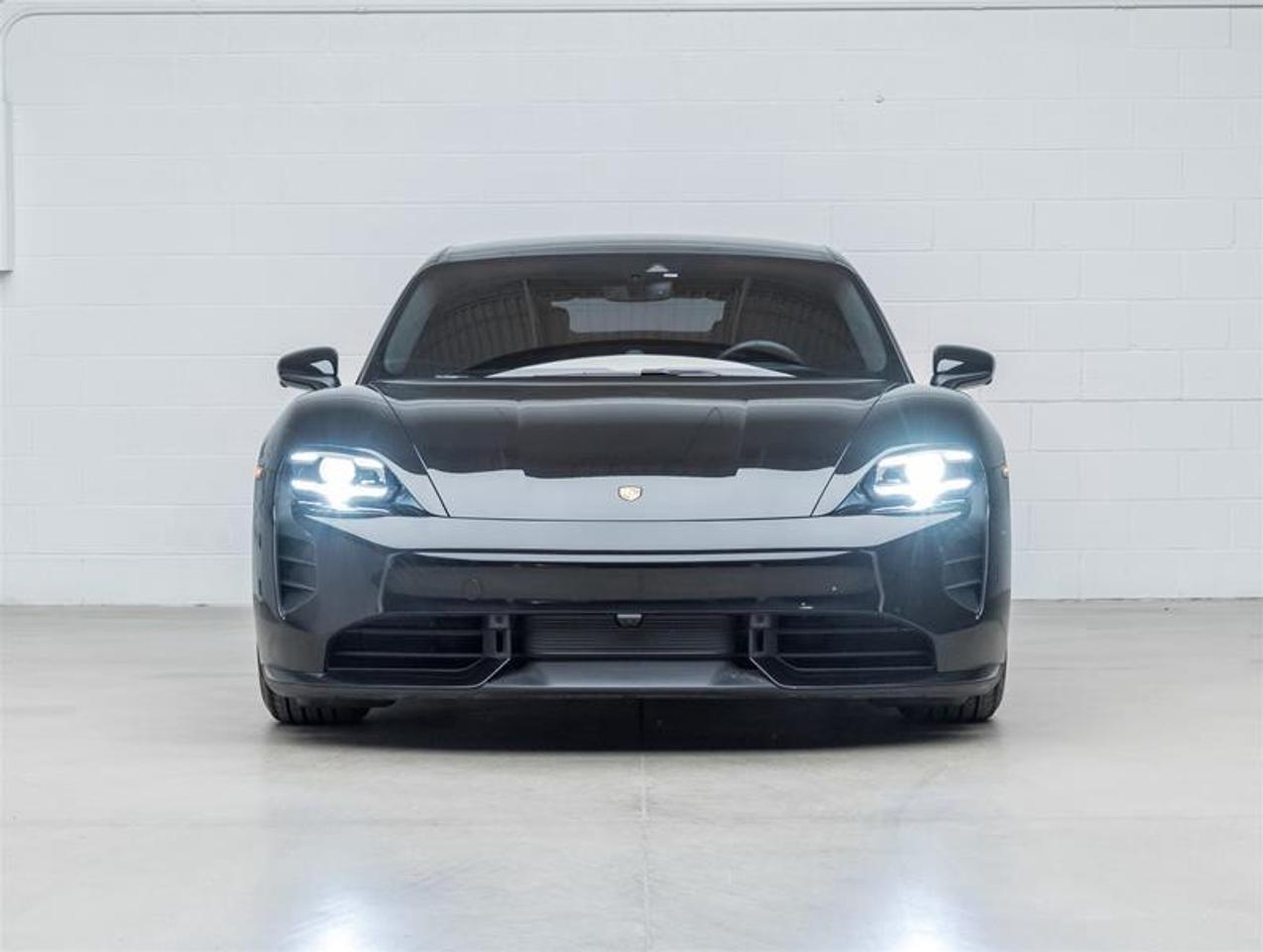 2020 Porsche Taycan  Photo