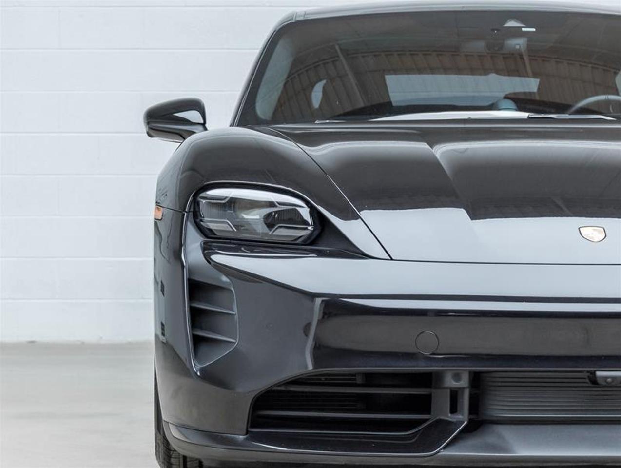 2020 Porsche Taycan  Photo