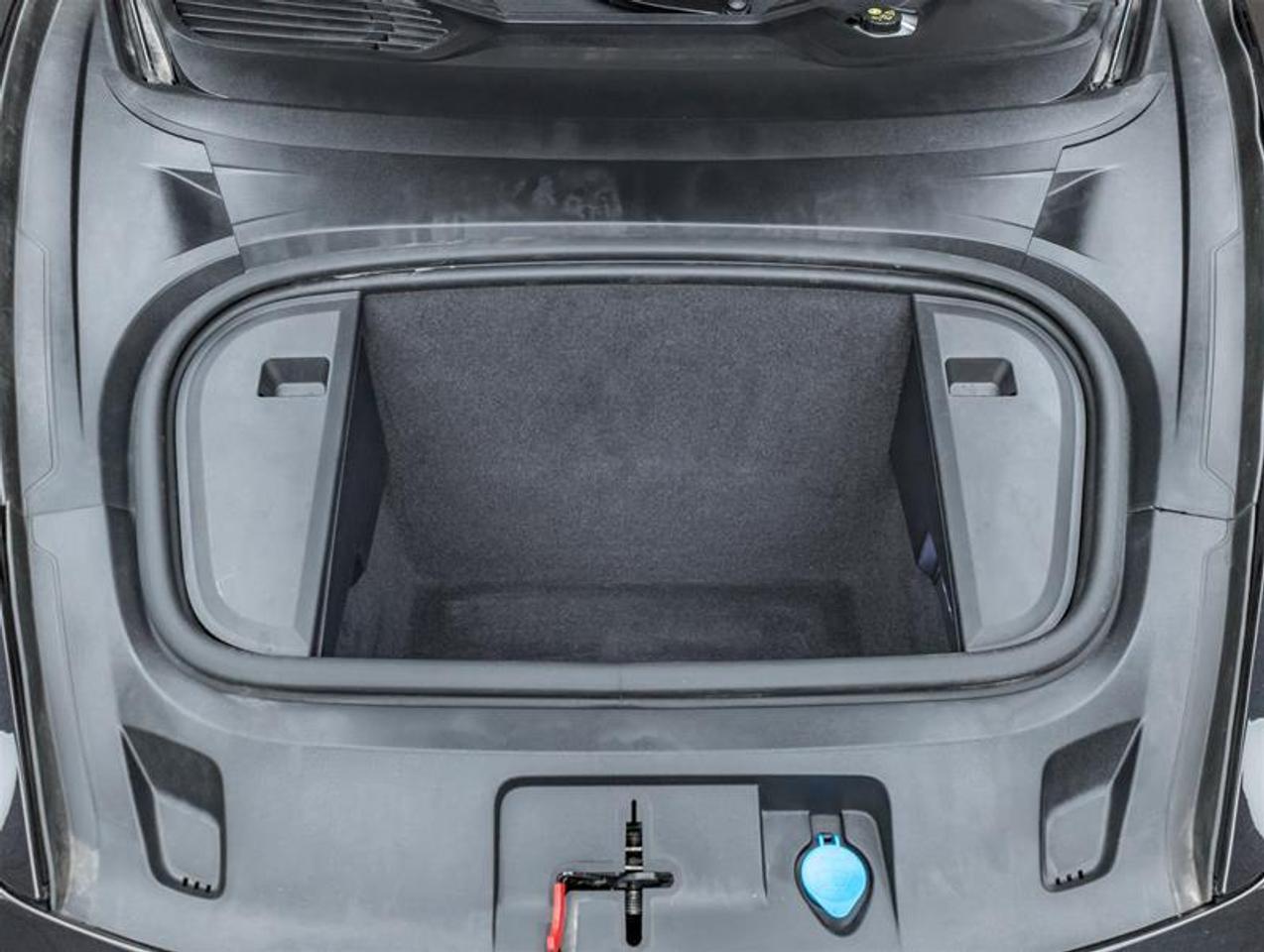 2020 Porsche Taycan  Photo4