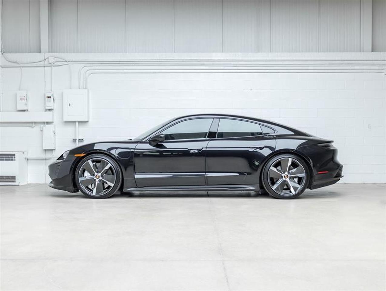 2020 Porsche Taycan  Photo