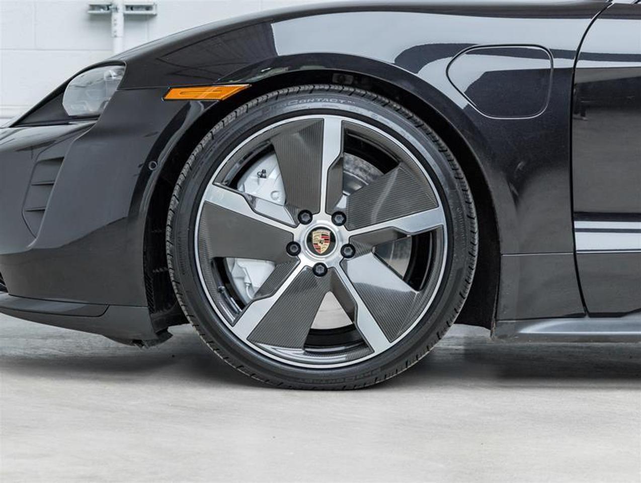2020 Porsche Taycan  Photo