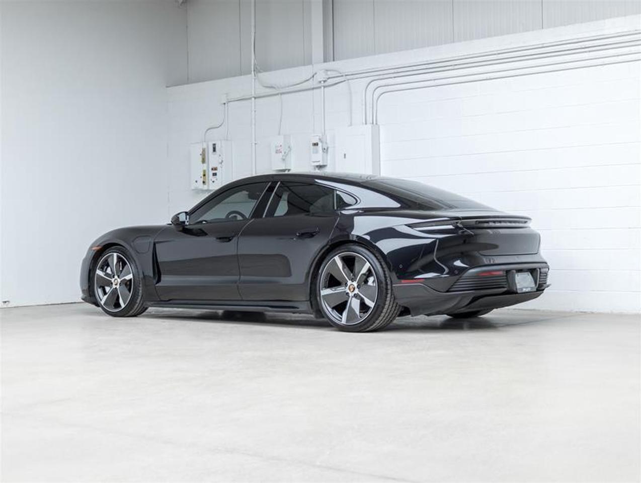 2020 Porsche Taycan  Photo