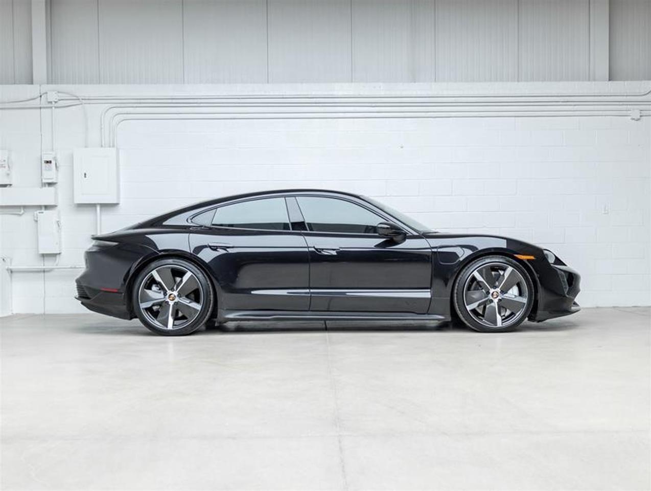 2020 Porsche Taycan  Photo