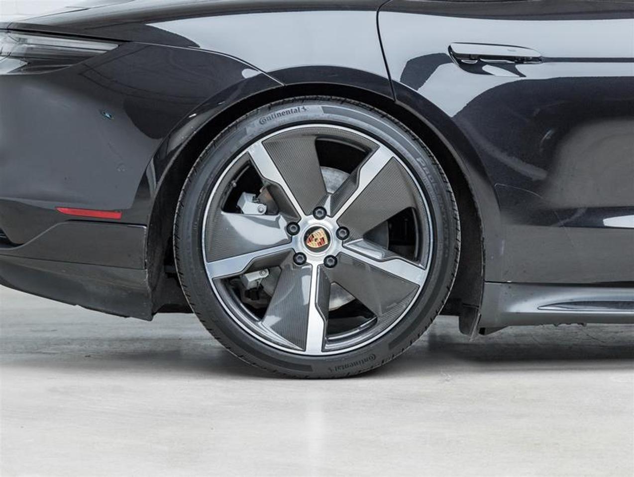 2020 Porsche Taycan  Photo
