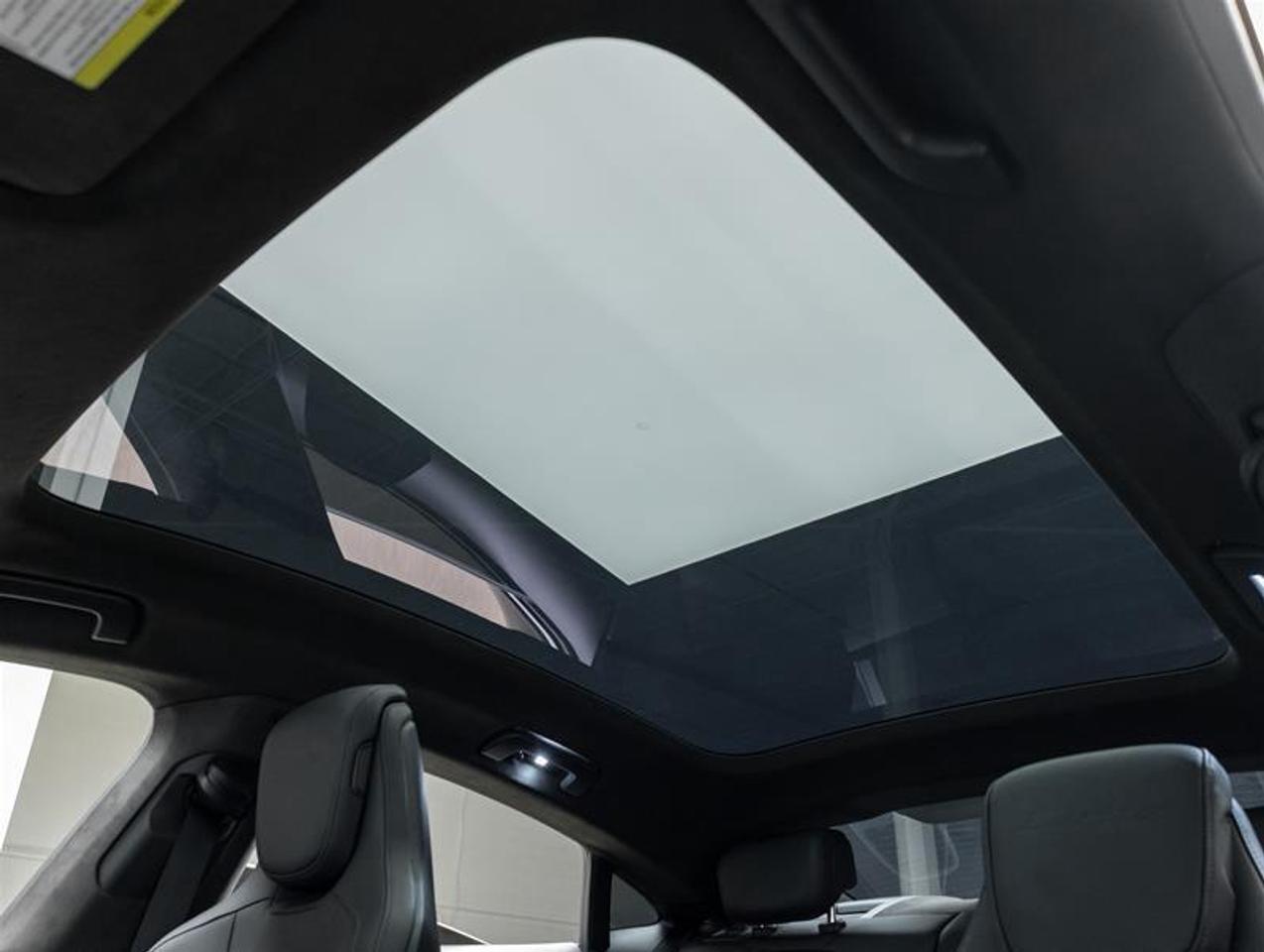 2020 Porsche Taycan  Photo