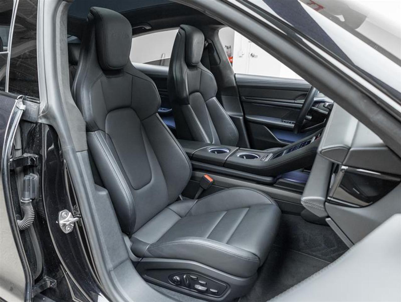 2020 Porsche Taycan  Photo