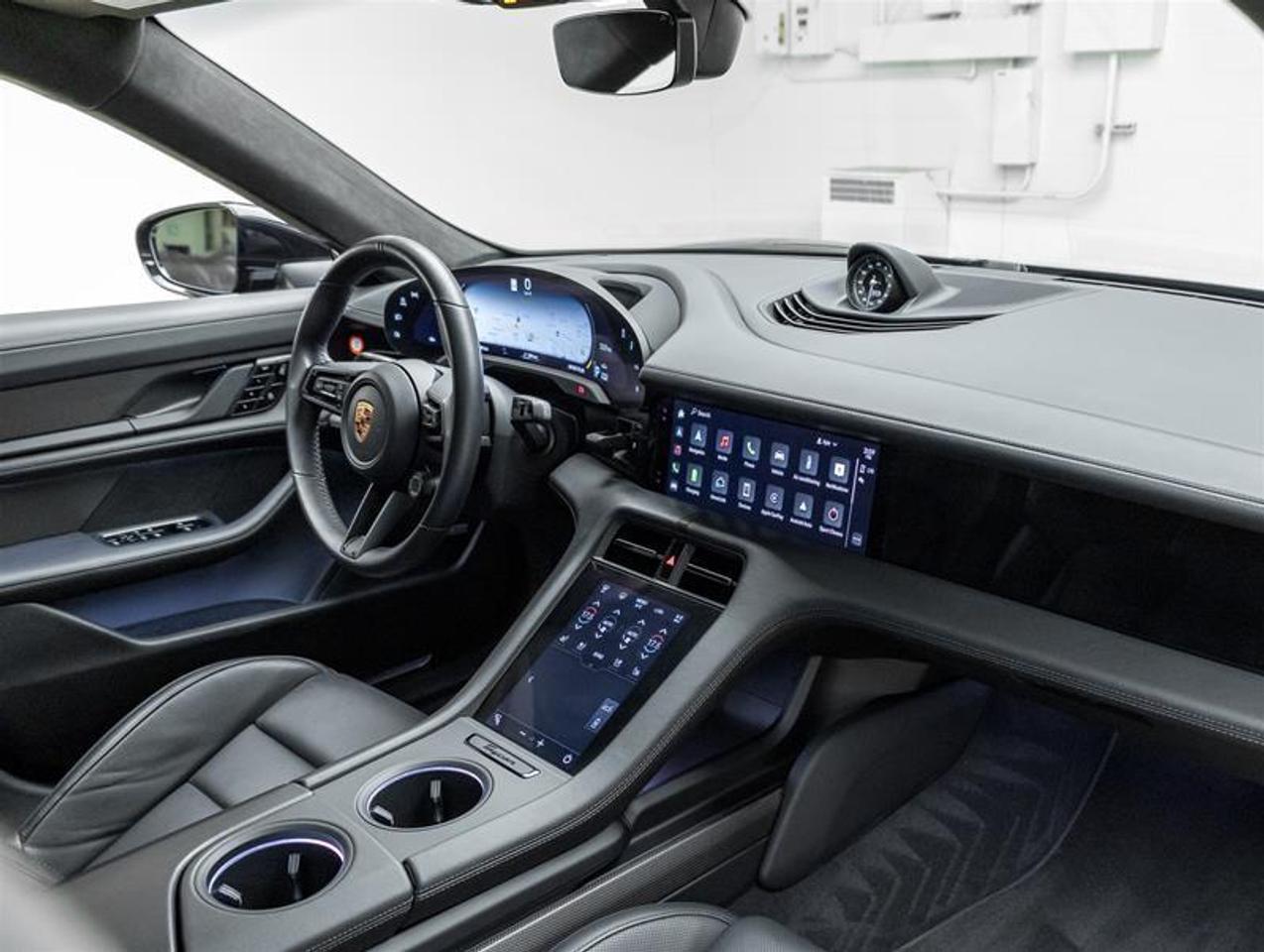 2020 Porsche Taycan  Photo