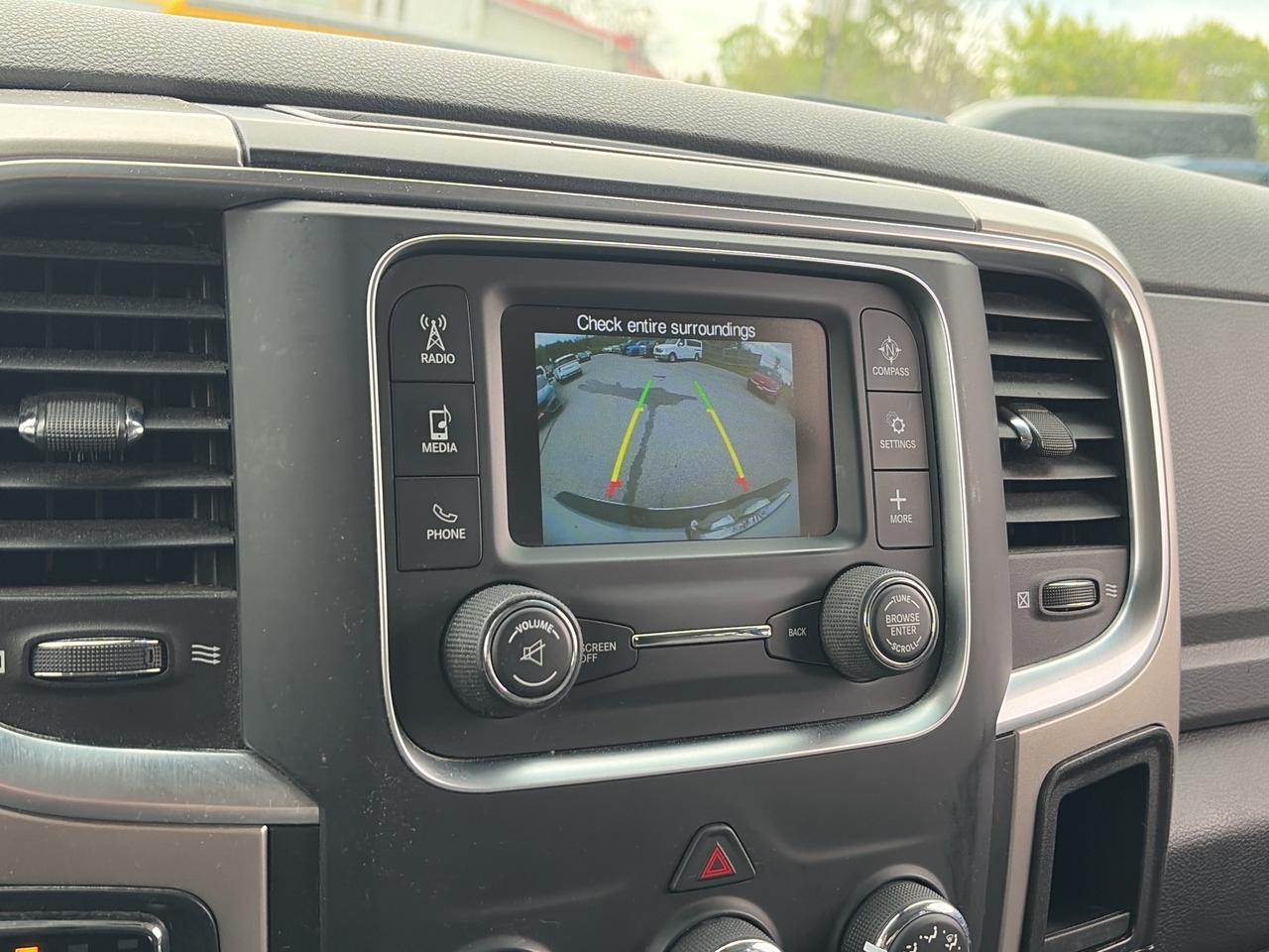 2019 RAM 1500 Classic CLEAN CARFAX, 6 PASSENGER, 4X4! Photo