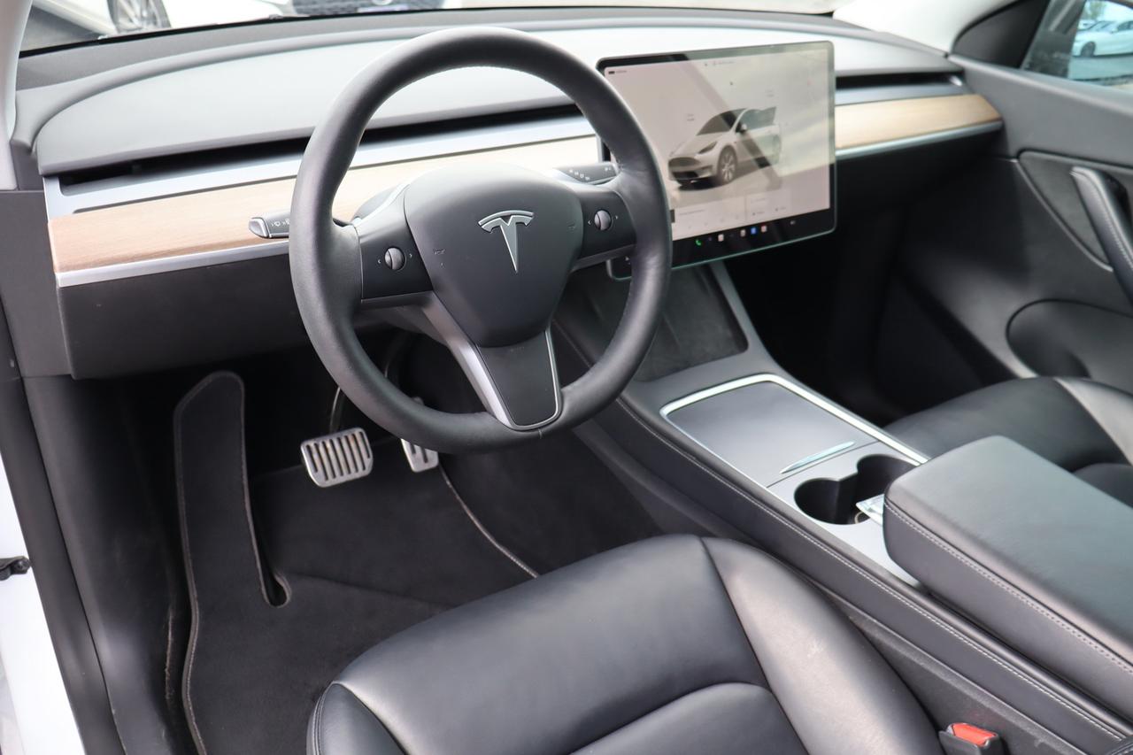 2022 Tesla Model Y Long Range AWD   No Accident   7 Passenger   Clean Photo