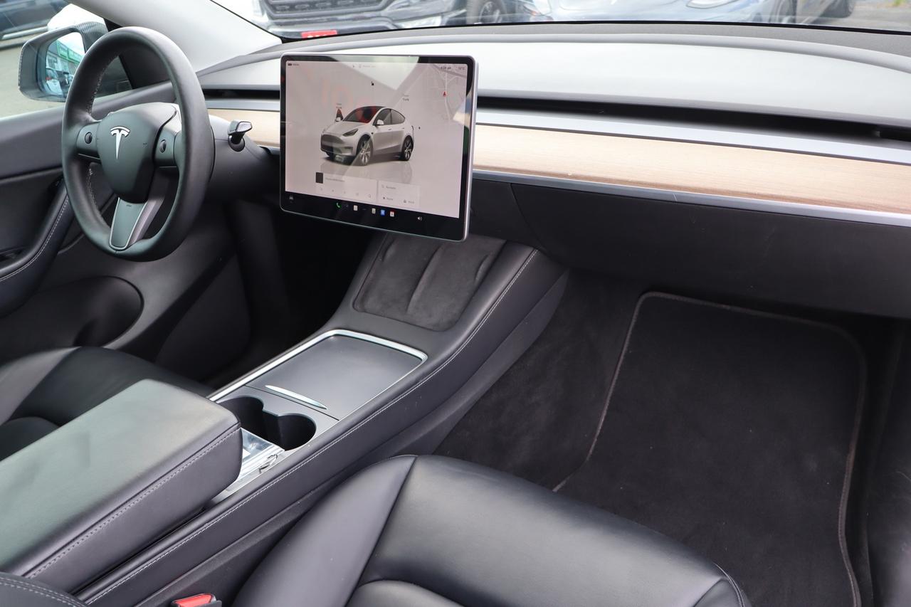 2022 Tesla Model Y Long Range AWD   No Accident   7 Passenger   Clean Photo