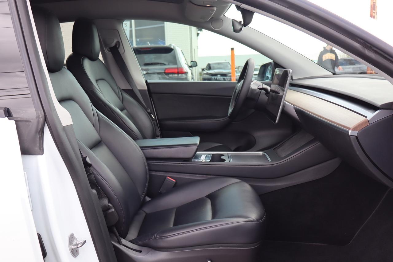 2022 Tesla Model Y Long Range AWD   No Accident   7 Passenger   Clean Photo