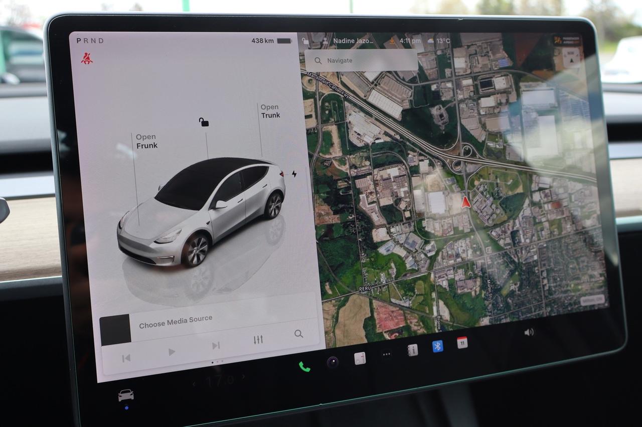 2022 Tesla Model Y Long Range AWD   No Accident   7 Passenger   Clean Photo