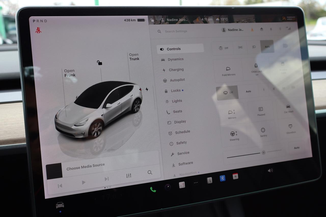 2022 Tesla Model Y Long Range AWD   No Accident   7 Passenger   Clean Photo