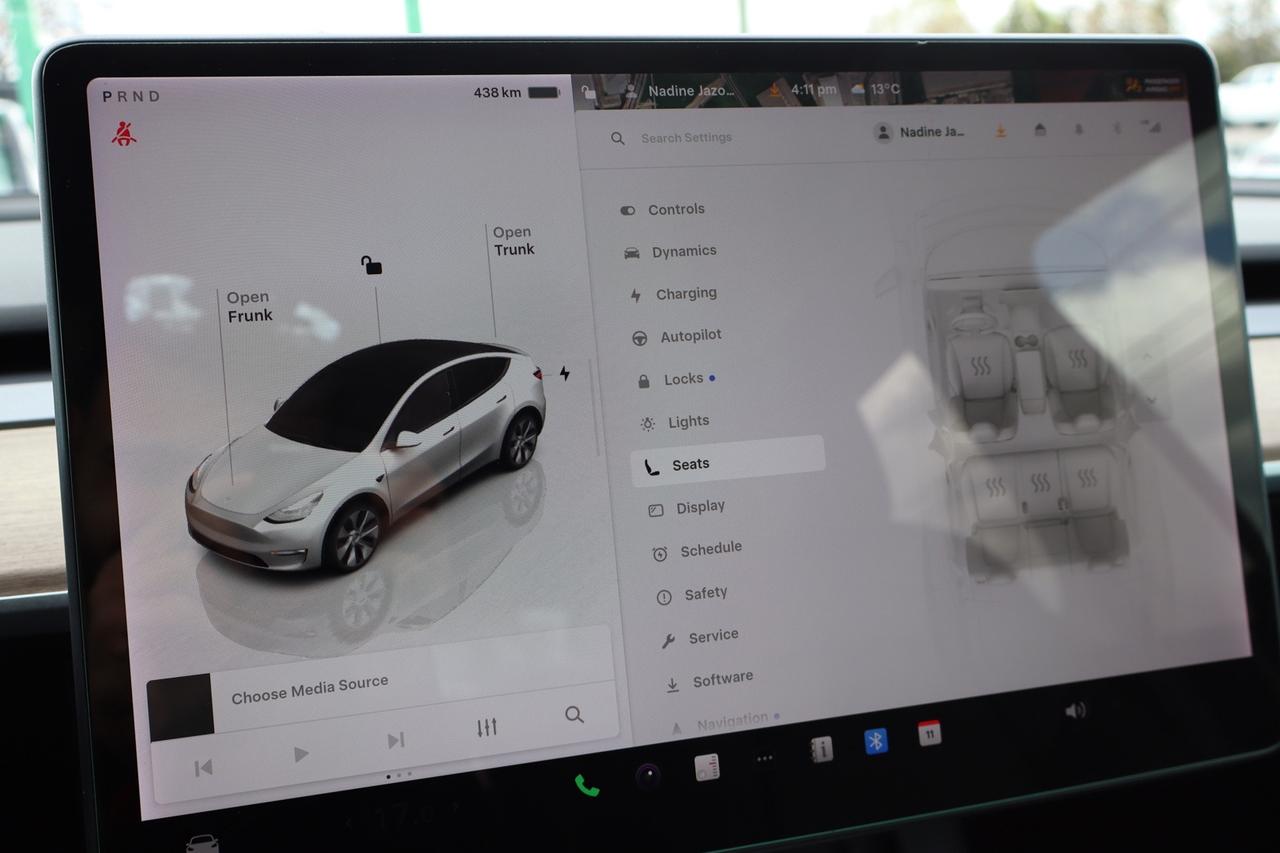 2022 Tesla Model Y Long Range AWD   No Accident   7 Passenger   Clean Photo