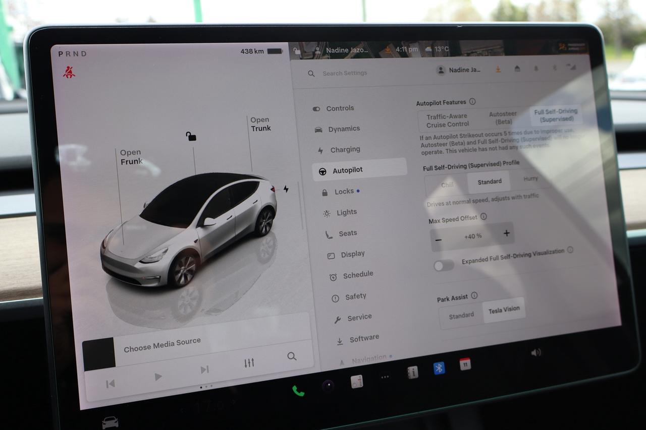 2022 Tesla Model Y Long Range AWD   No Accident   7 Passenger   Clean Photo