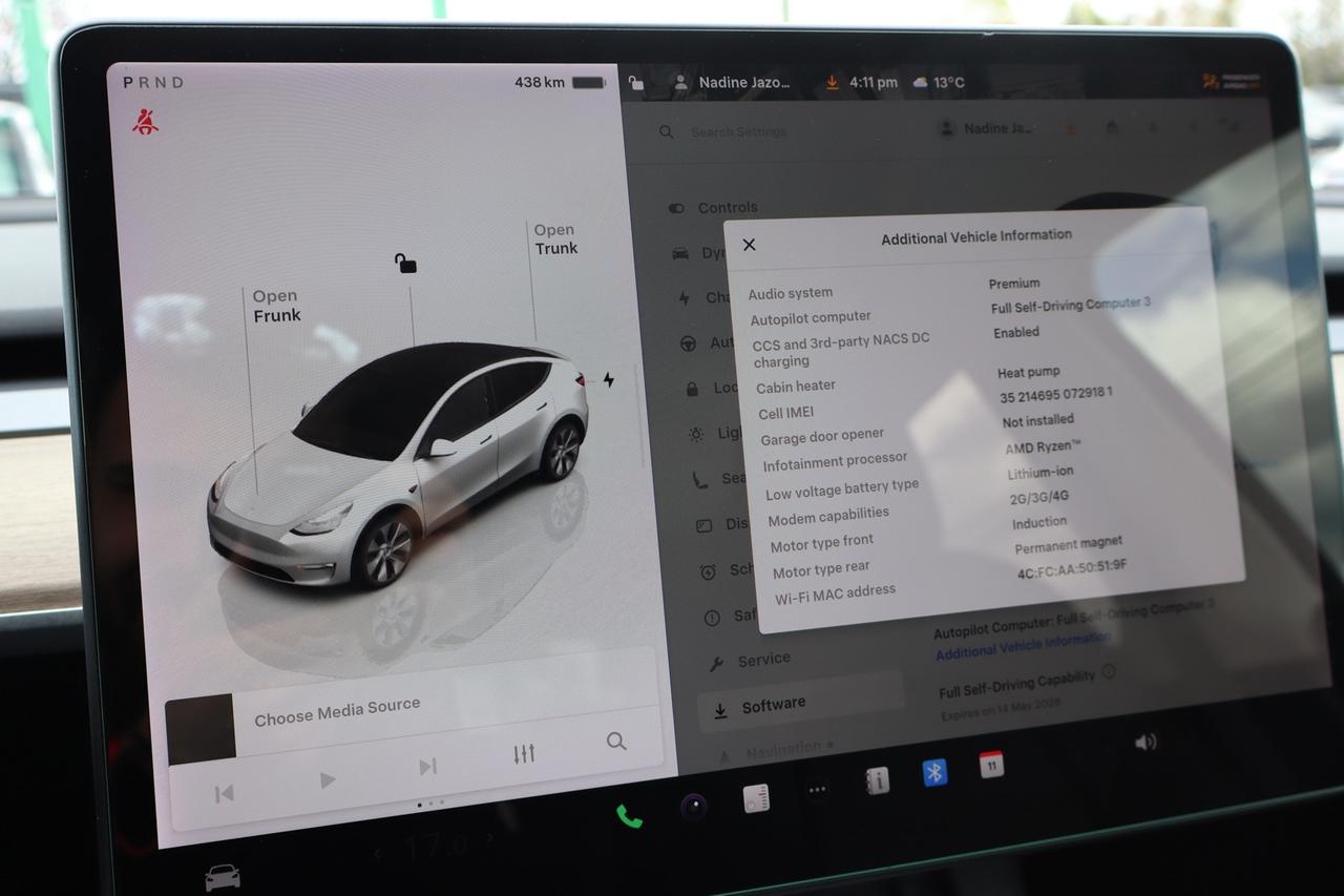2022 Tesla Model Y Long Range AWD   No Accident   7 Passenger   Clean Photo