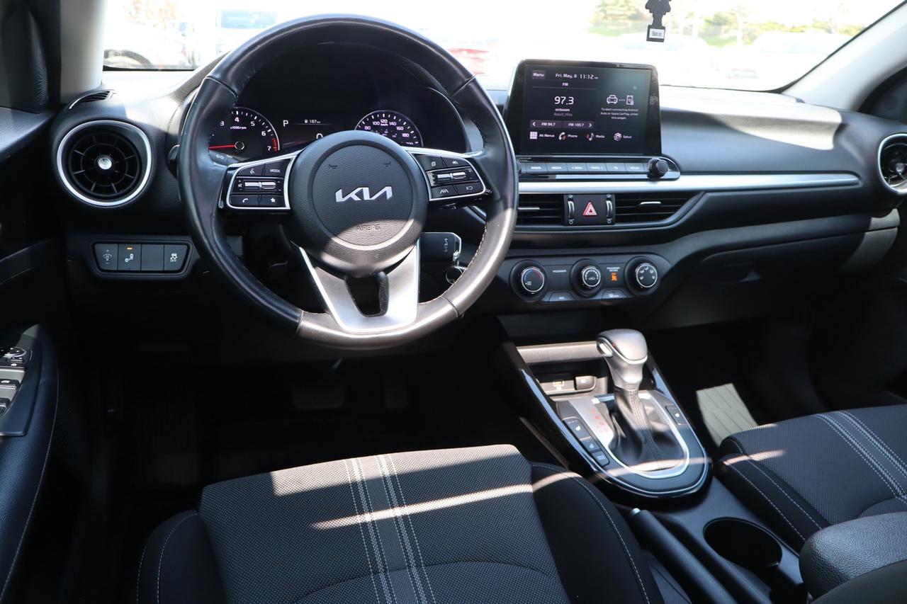 2023 Kia Forte EX   NO ACCIDENT   CLEAN CARFAX   ONE OWNER Photo