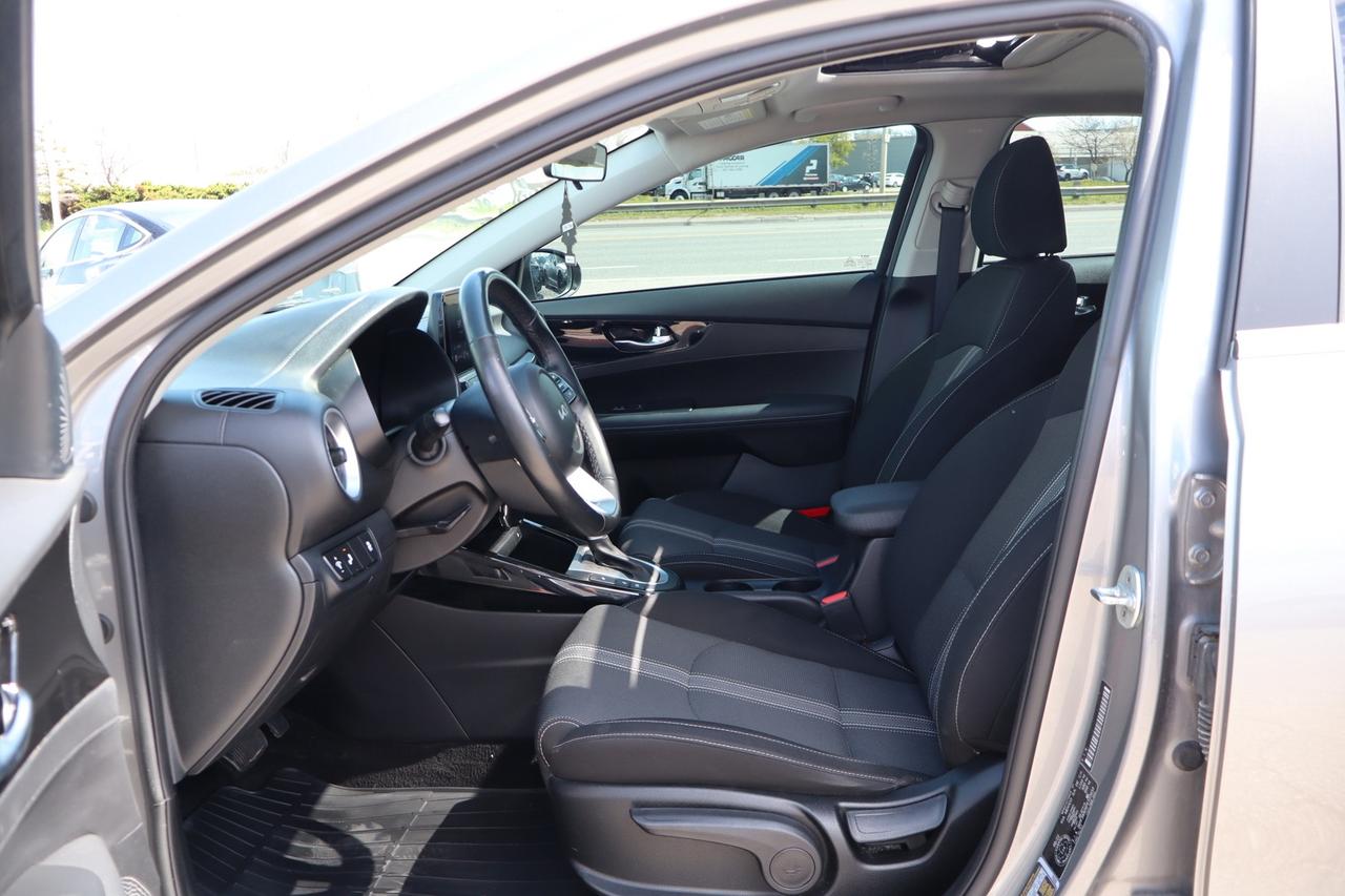 2023 Kia Forte EX   NO ACCIDENT   CLEAN CARFAX   ONE OWNER Photo