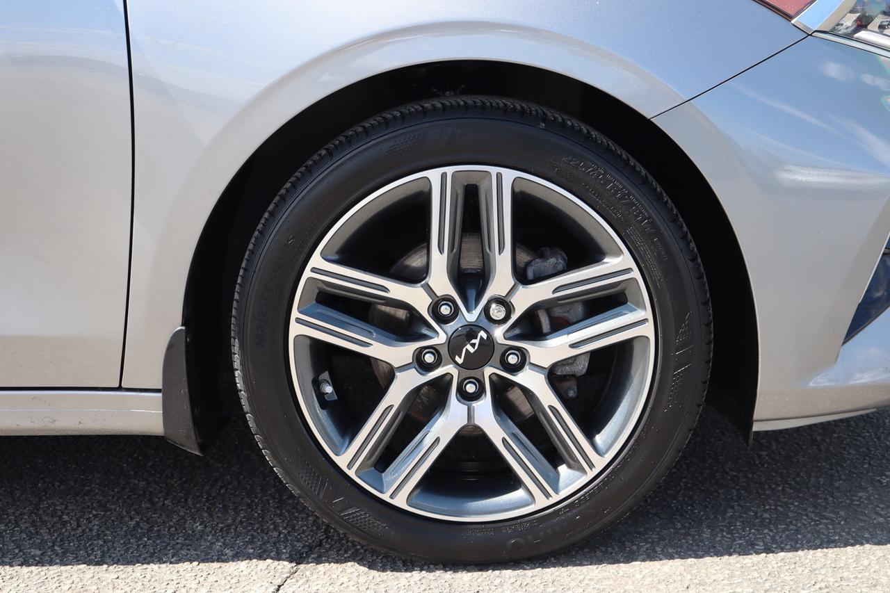 2023 Kia Forte EX   NO ACCIDENT   CLEAN CARFAX   ONE OWNER Photo
