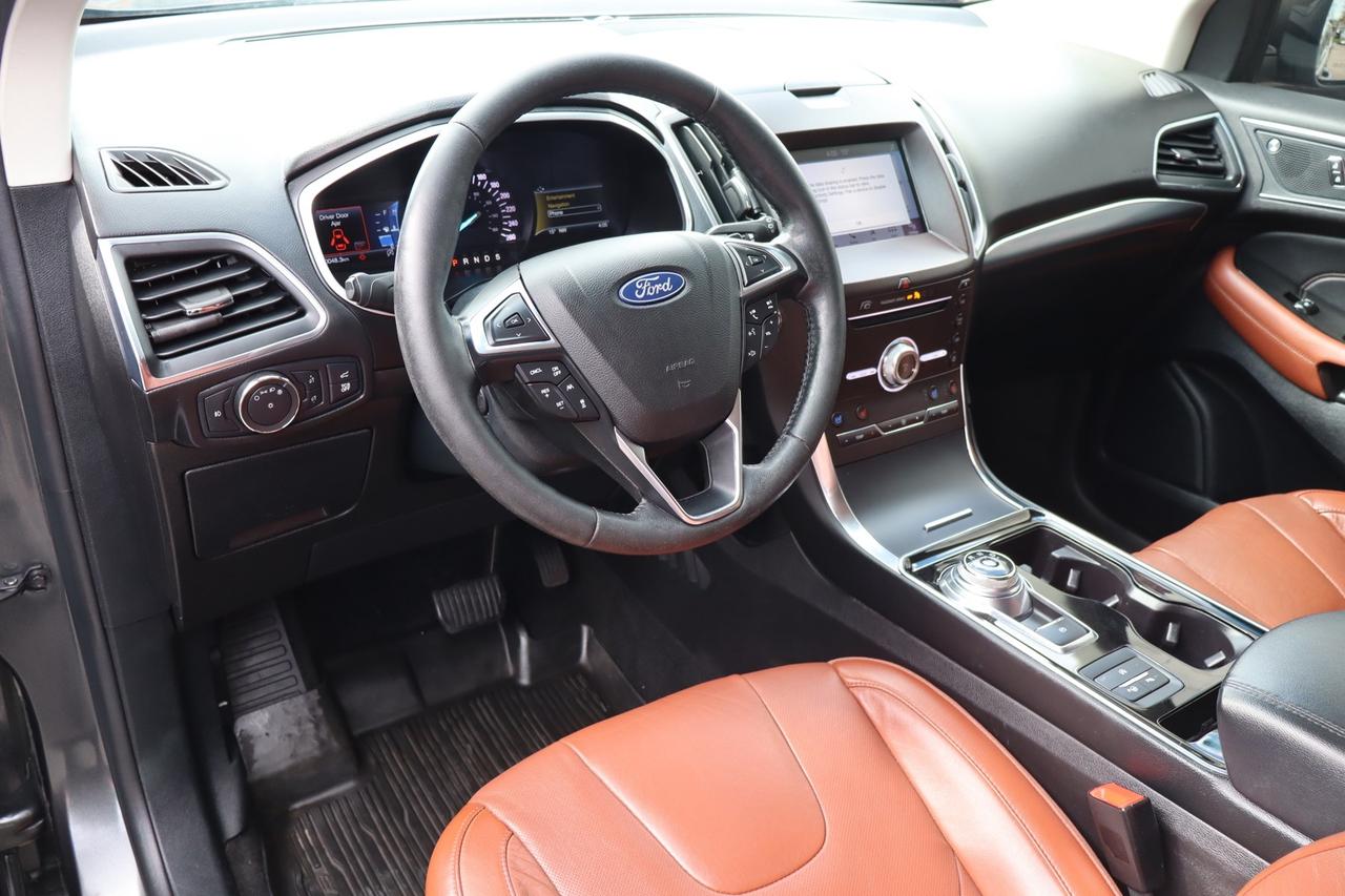 2019 Ford Edge Titanium AWD Photo
