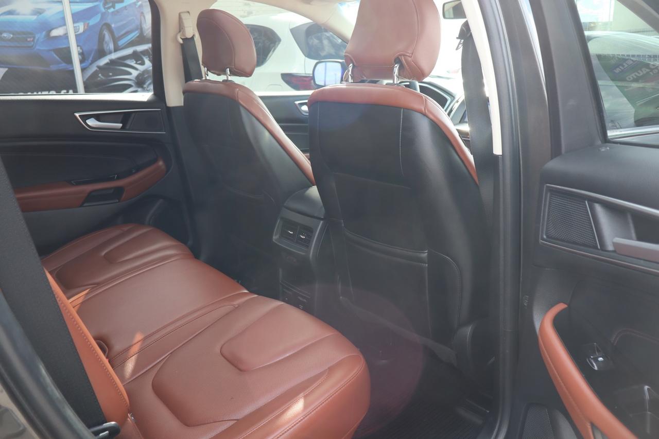2019 Ford Edge Titanium AWD Photo