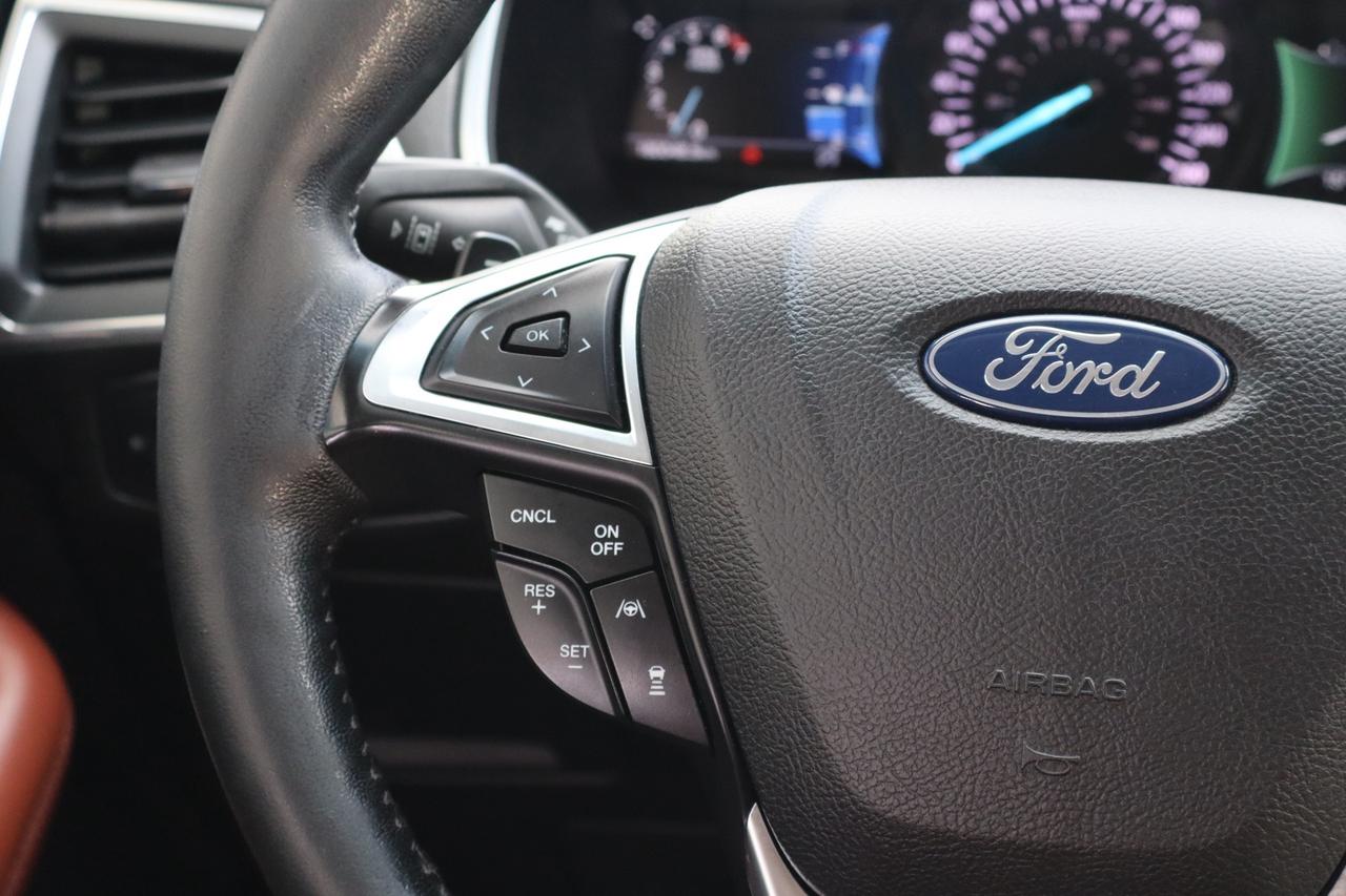 2019 Ford Edge Titanium AWD Photo