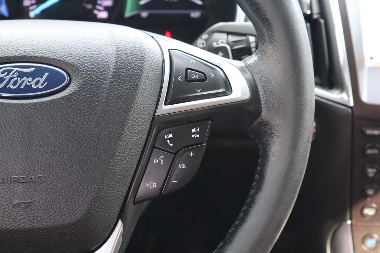 2019 Ford Edge Titanium AWD Photo