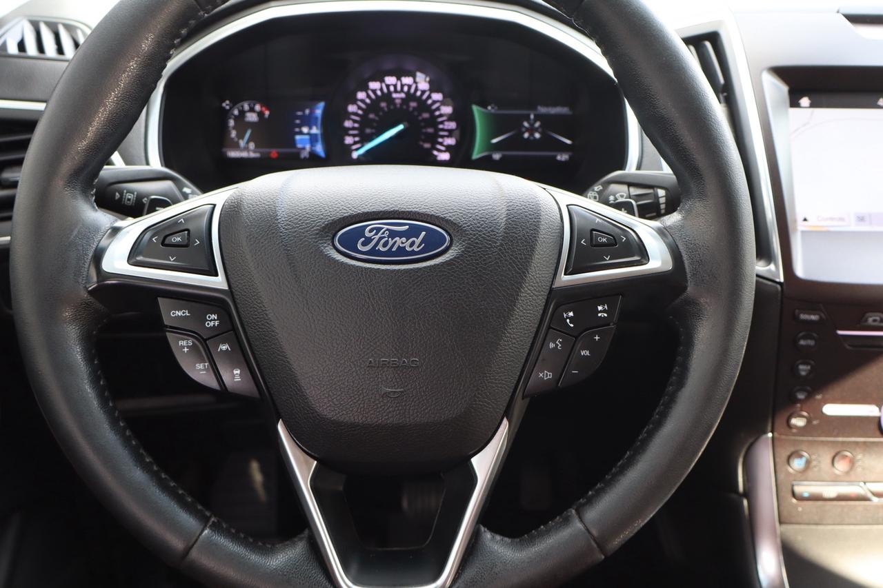 2019 Ford Edge Titanium AWD Photo