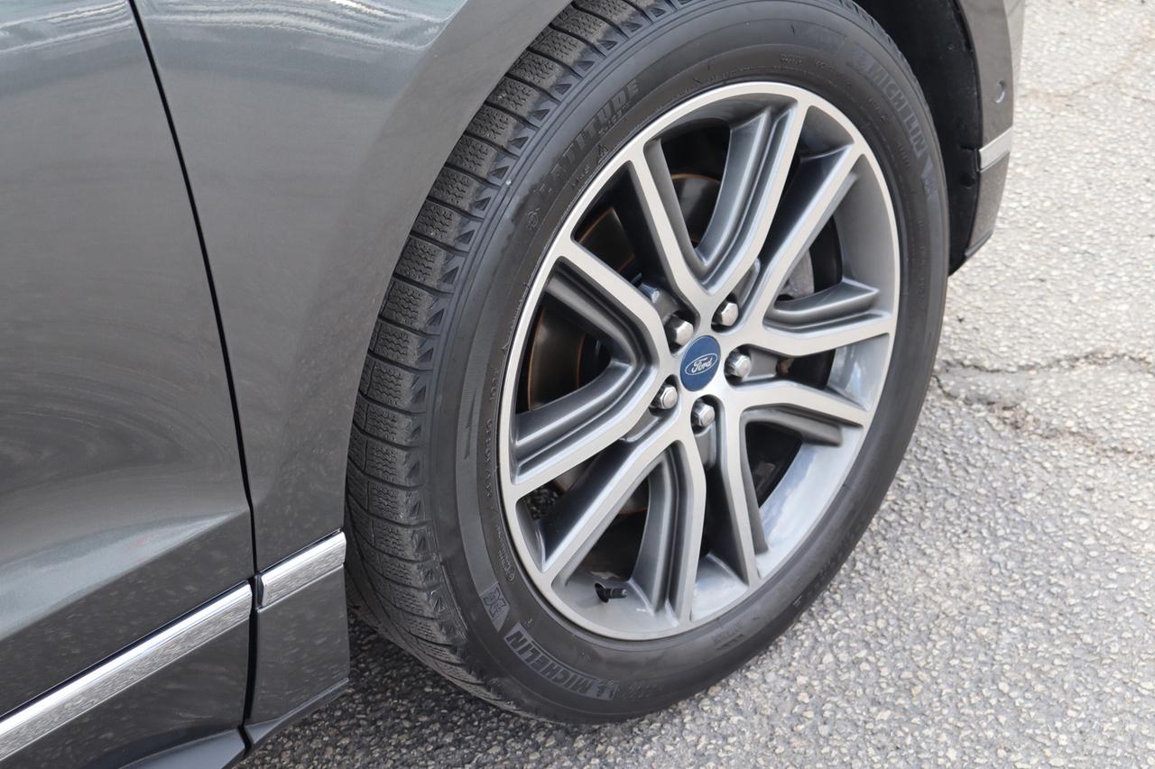 2019 Ford Edge Titanium AWD Photo