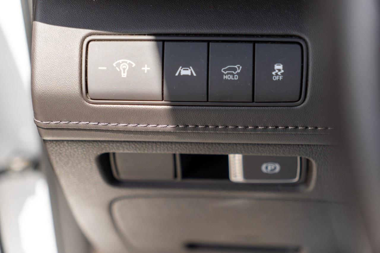 2021 Hyundai Santa Fe Hybrid Luxury AWD Photo