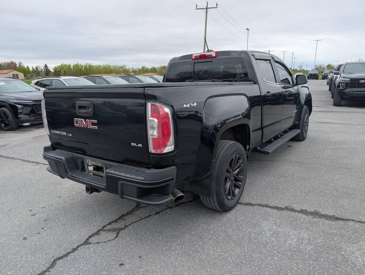2018 GMC Canyon Crew Cab Long Box 4-Wheel Drive SLE Photo