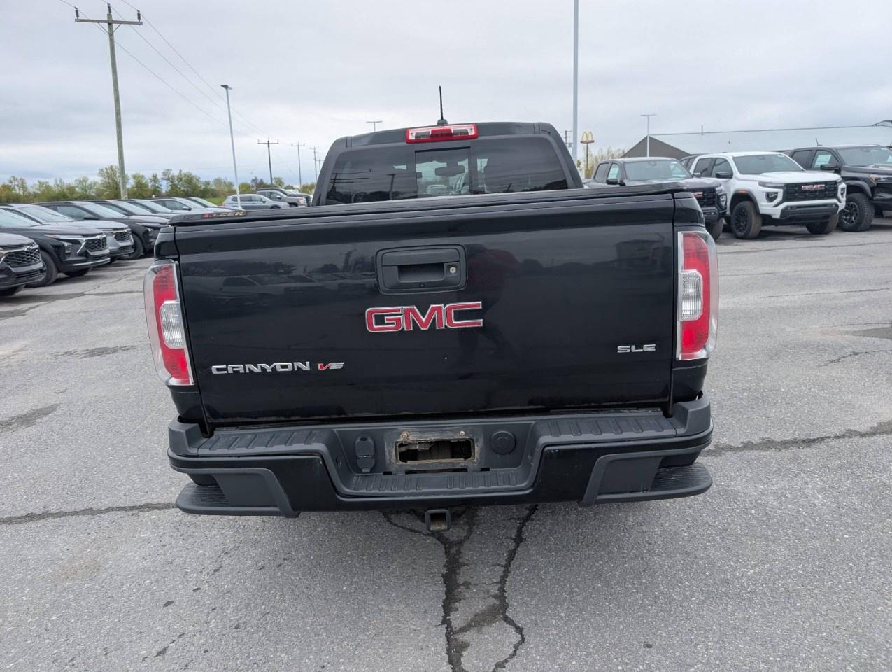 2018 GMC Canyon Crew Cab Long Box 4-Wheel Drive SLE Photo