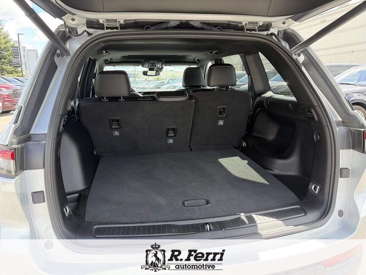 2024 Jeep Grand Cherokee Laredo 4dr 4x4 Photo