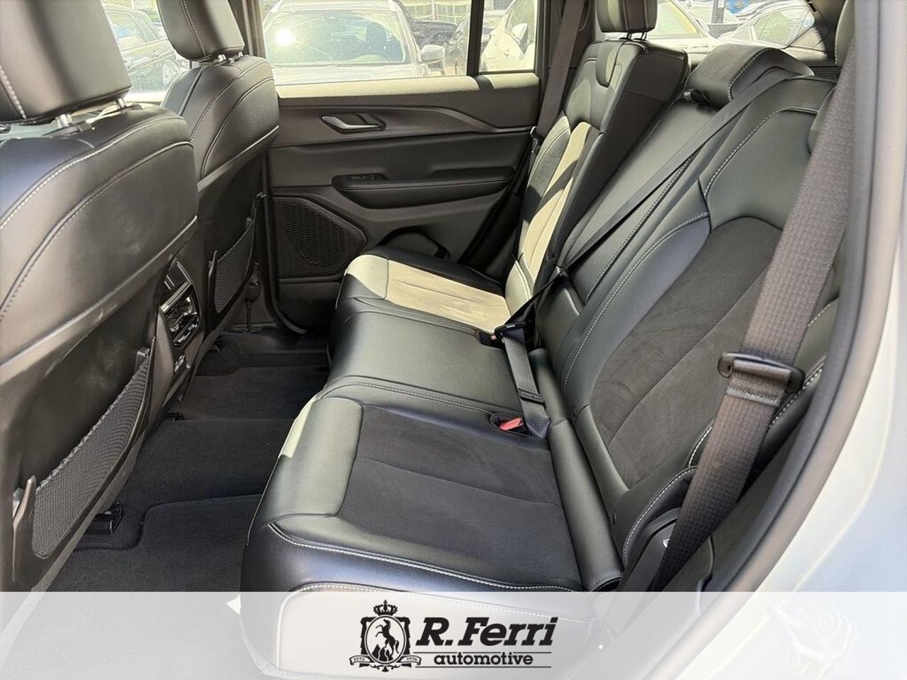 2024 Jeep Grand Cherokee Laredo 4dr 4x4 Photo
