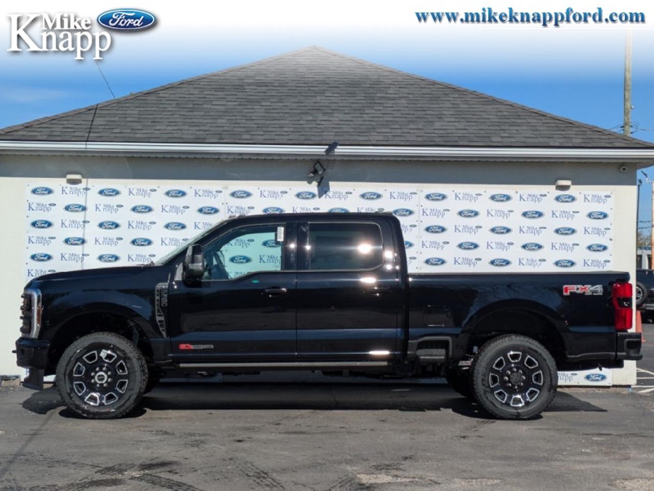 2026 Ford F-350 Super Duty Platinum Photo