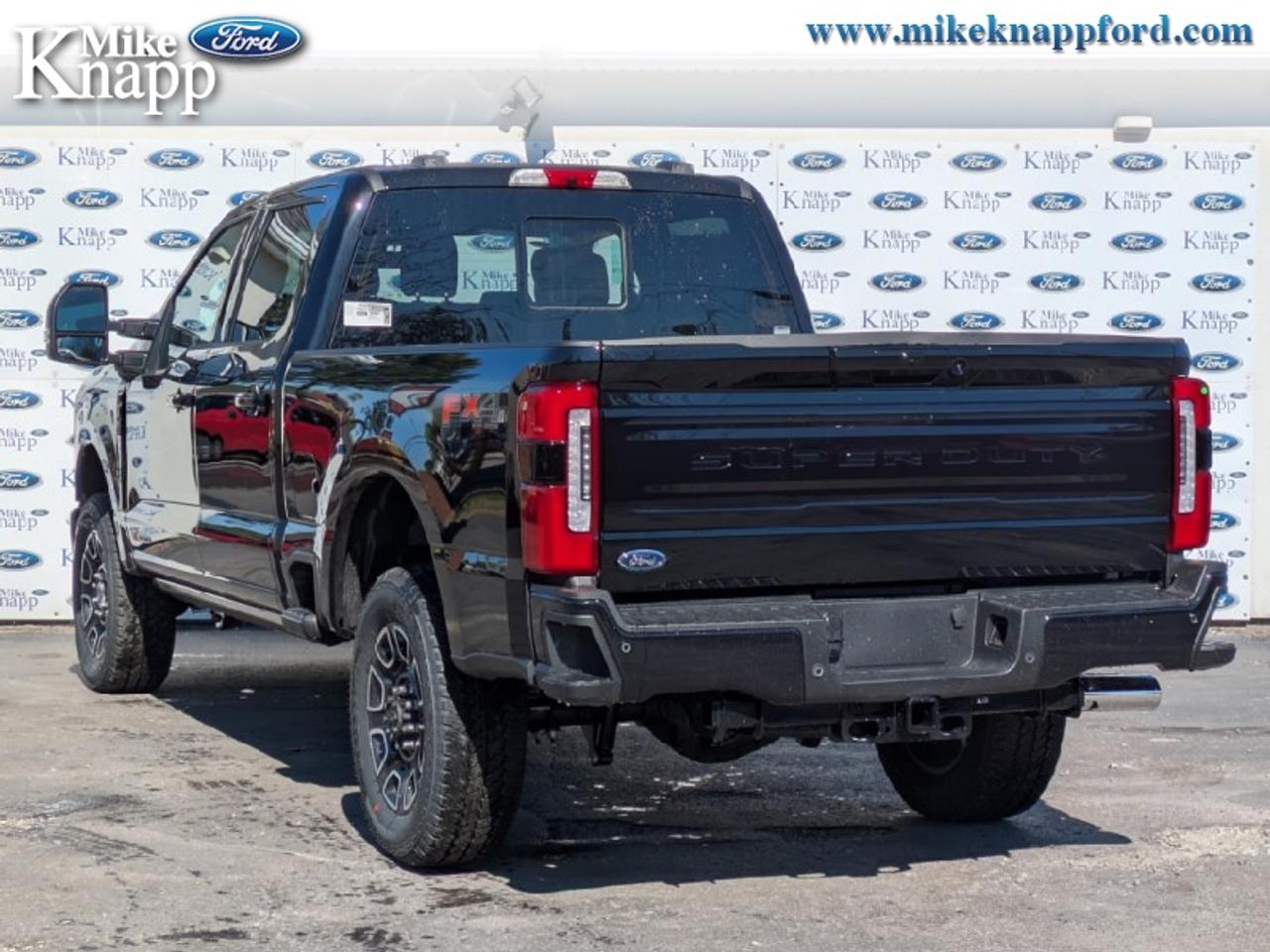 2026 Ford F-350 Super Duty Platinum Photo