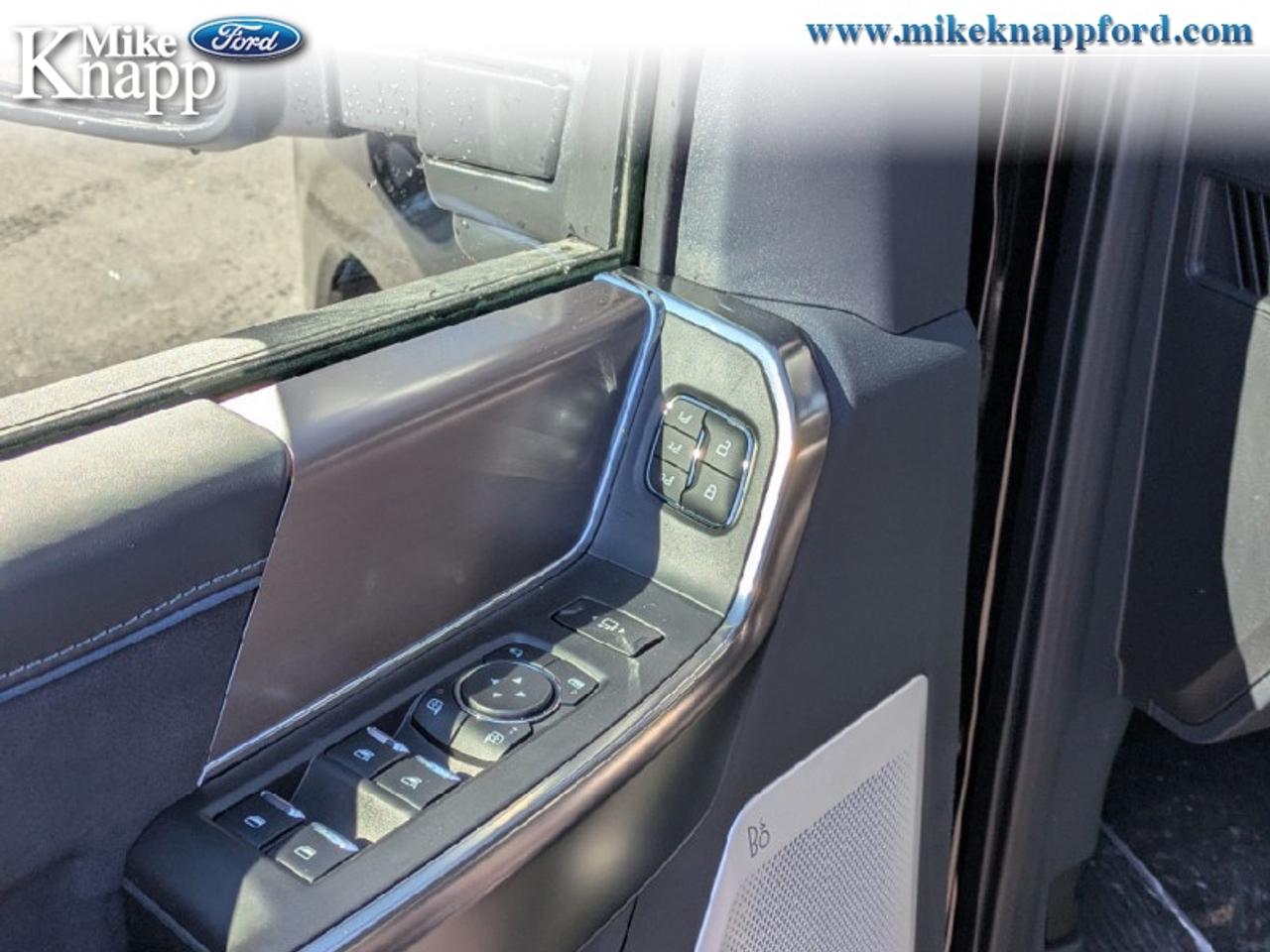 2026 Ford F-350 Super Duty Platinum Photo