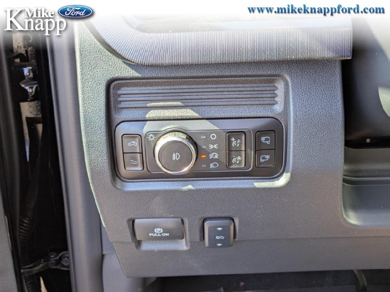 2026 Ford F-350 Super Duty Platinum Photo