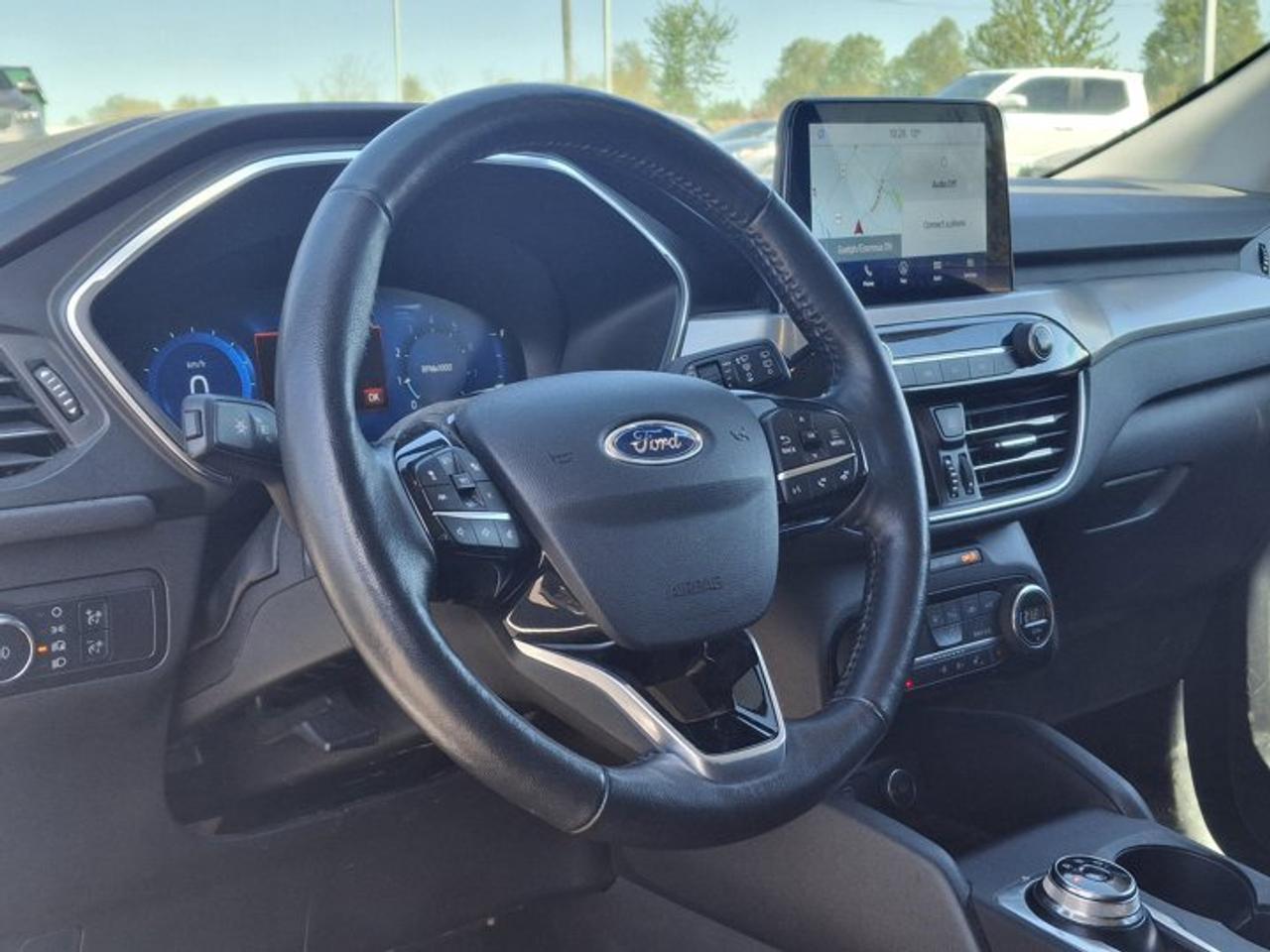 2021 Ford Escape Titanium AWD | Leather | Nav | Heated Seats | Power Seat | CarPlay + Android | Remote Start & More ! Photo