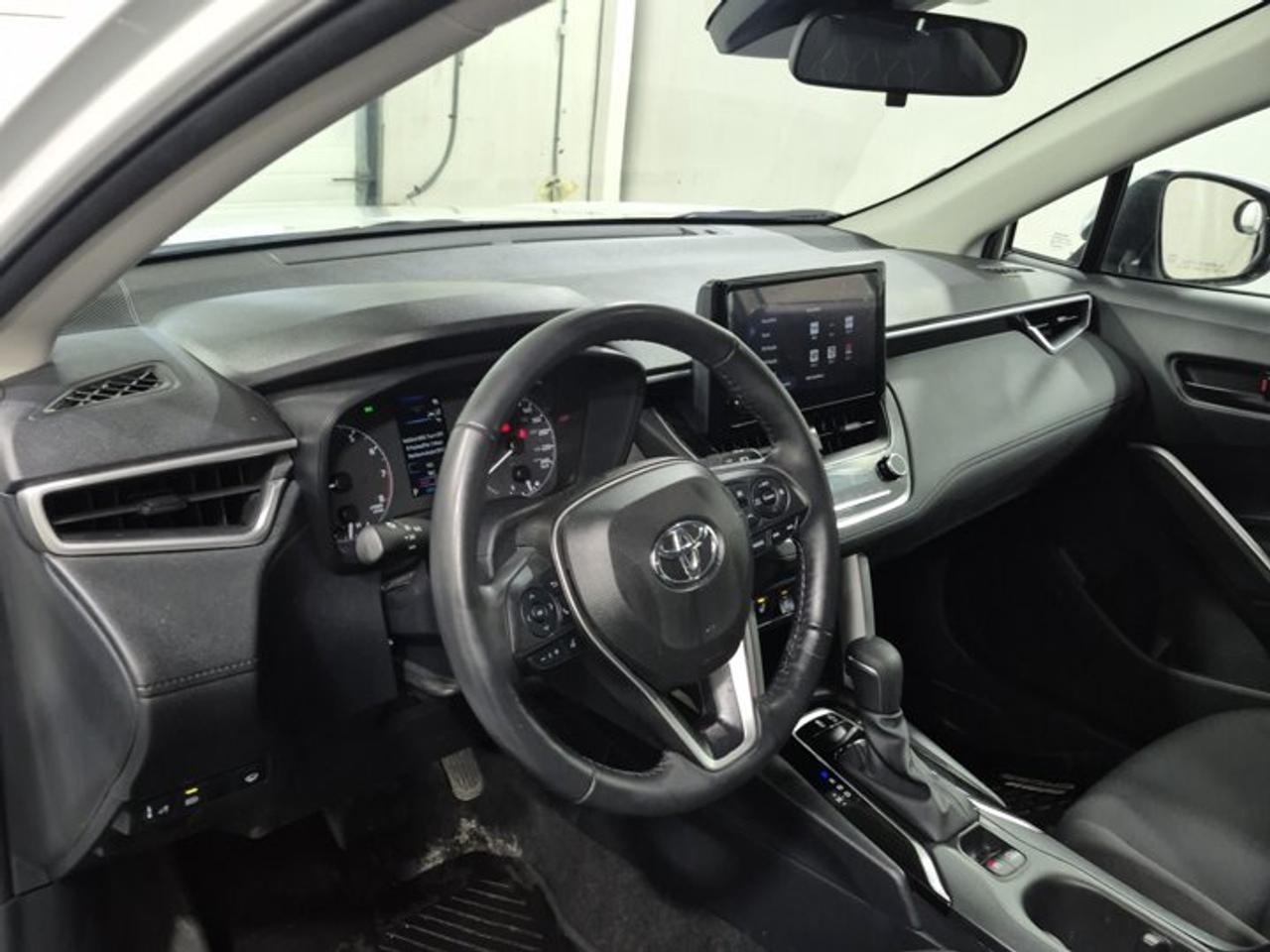 2024 Toyota Corolla Cross LE | Heated Seats | Radar Cruise | CarPlay + Android | Rear Camera | and More ! Photo2