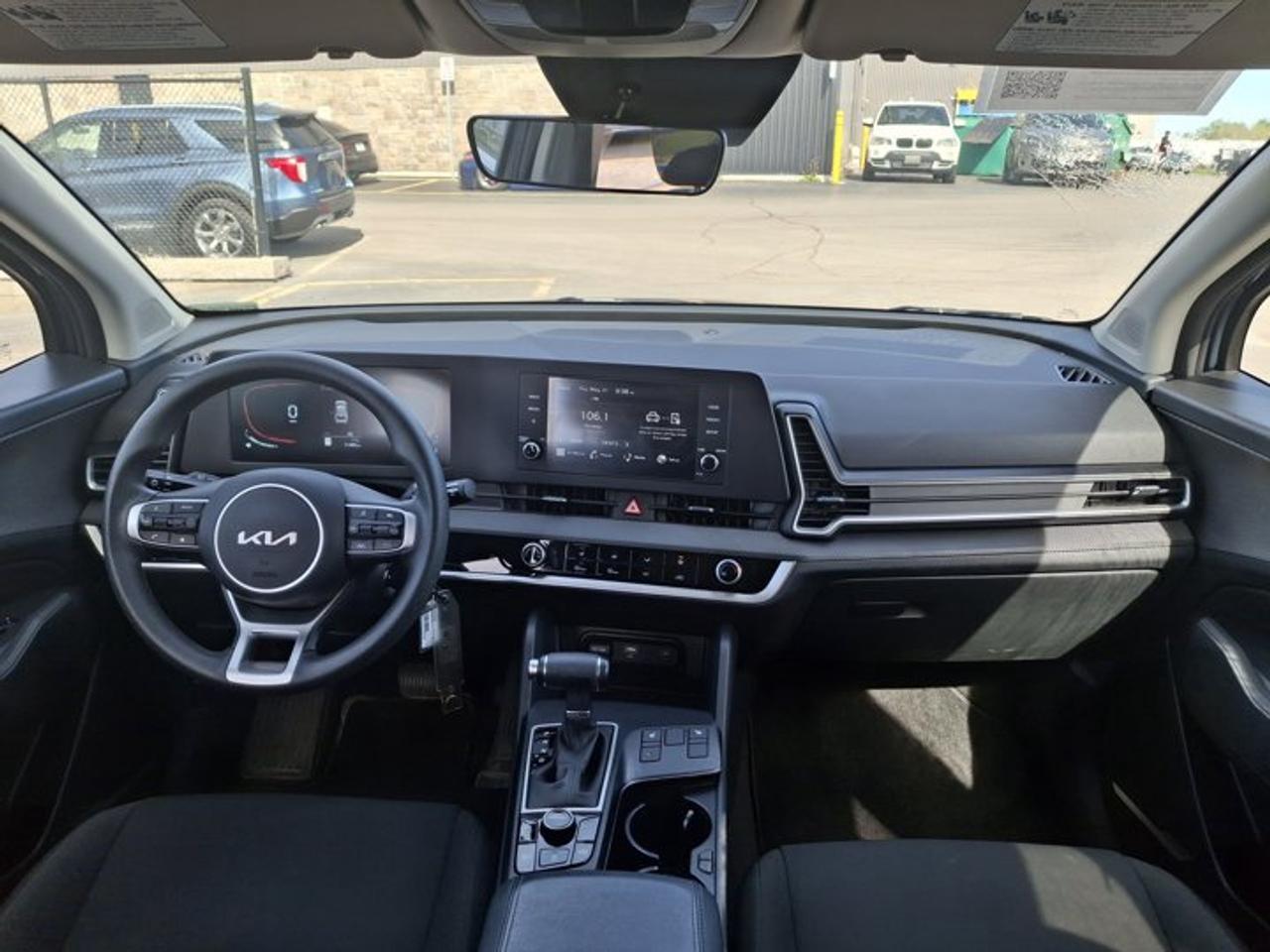 2025 Kia Sportage LX AWD | Heated Seats | CarPlay + Android | Rear Camera | and More ! Photo