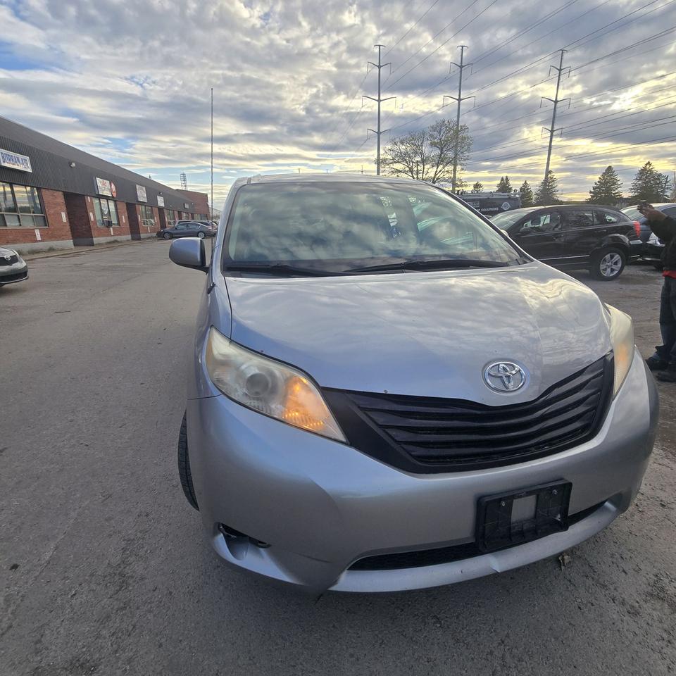 2011 Toyota Sienna CE Photo