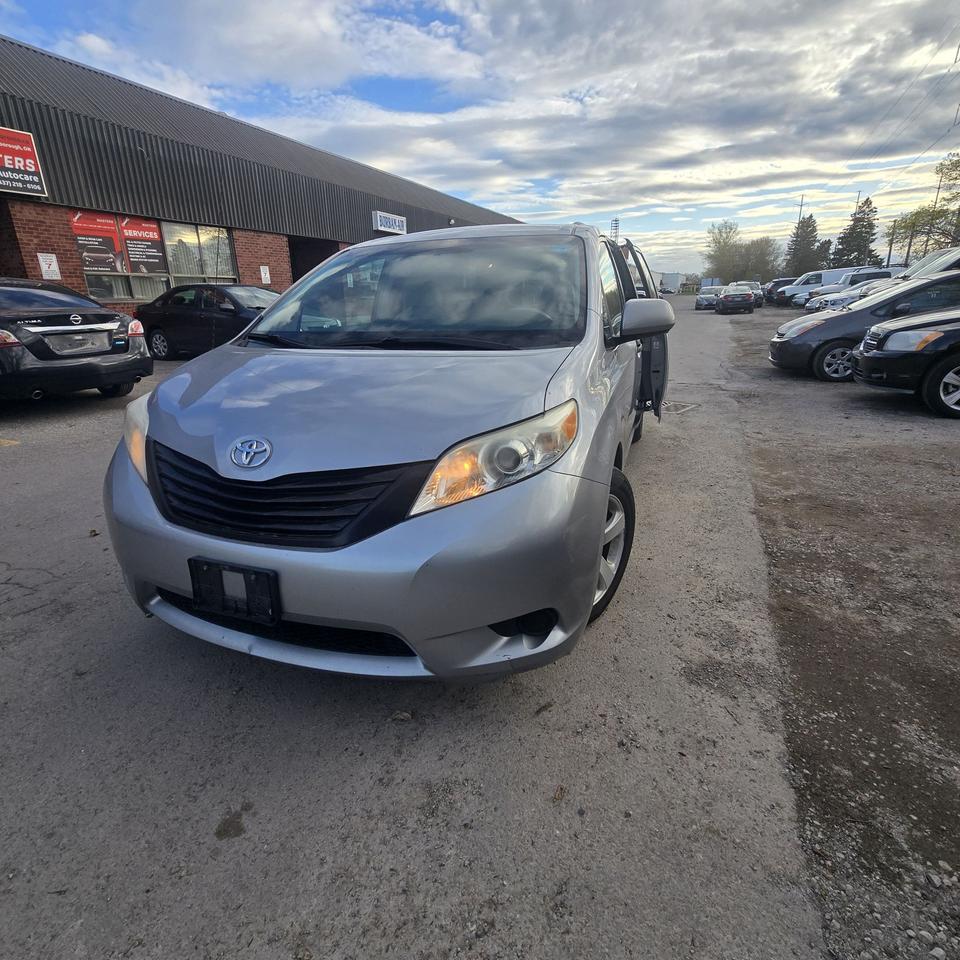 2011 Toyota Sienna CE Photo