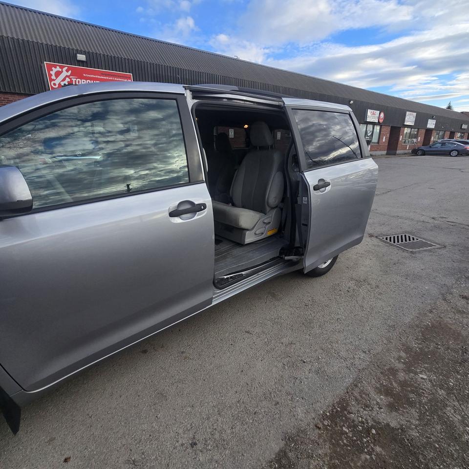2011 Toyota Sienna CE Photo