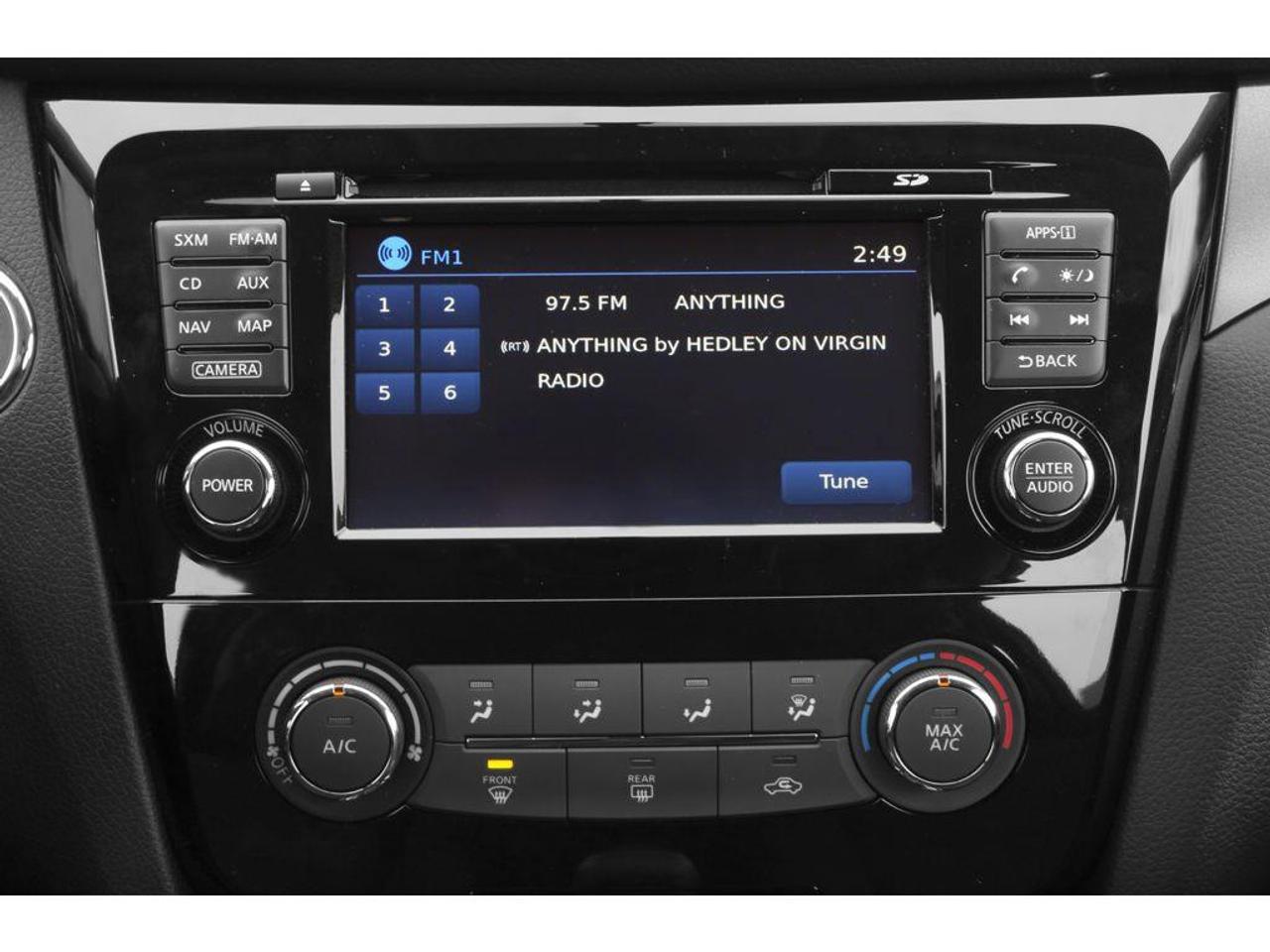 2016 Nissan Rogue SV Photo