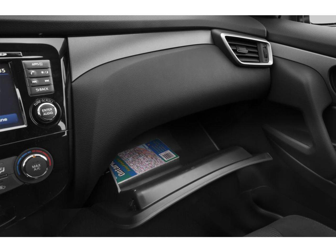 2016 Nissan Rogue SV Photo