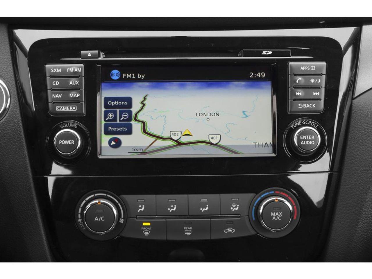 2016 Nissan Rogue SV Photo