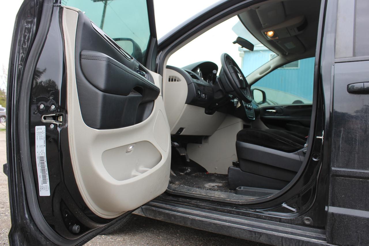 2015 Dodge Grand Caravan SXT Photo