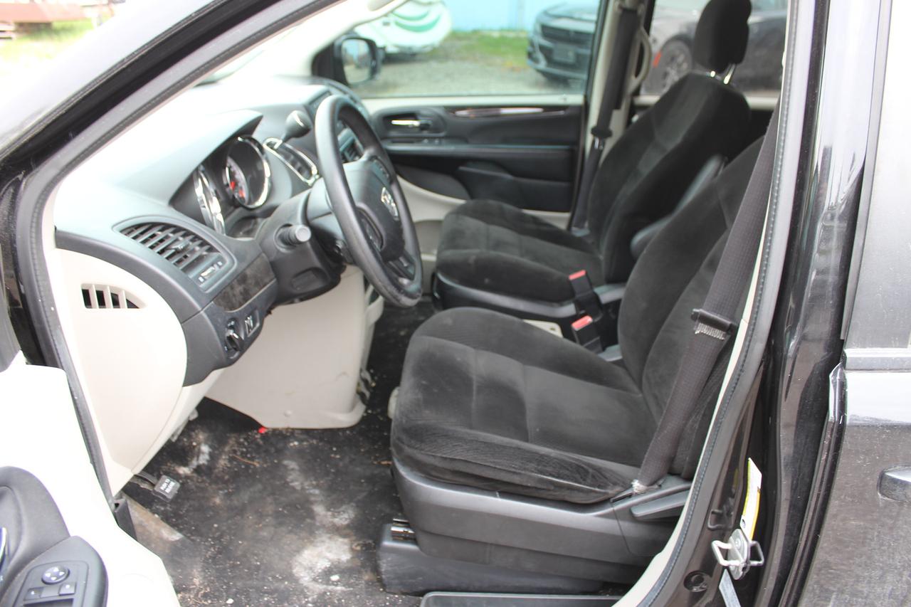 2015 Dodge Grand Caravan SXT Photo4