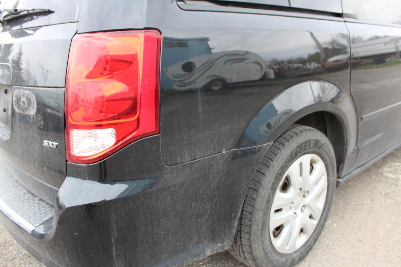 2015 Dodge Grand Caravan SXT Photo